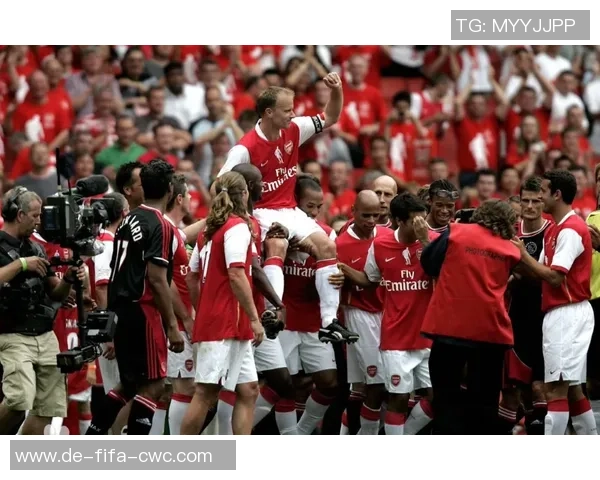 西班牙足球巅峰时刻回顾与传奇球星的辉煌历程探讨